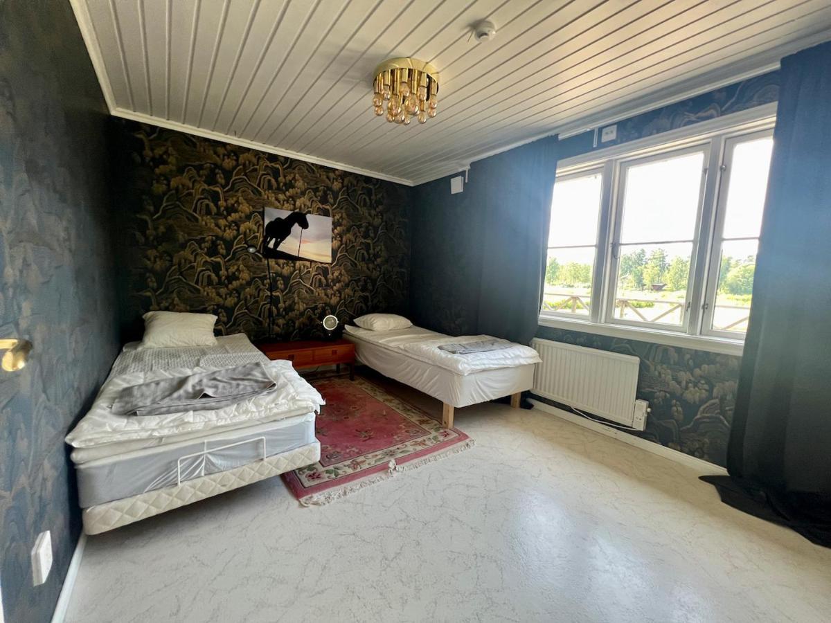 Idylliskt Hus Med Sjoeutsikt. Βίλα Östhammar Εξωτερικό φωτογραφία