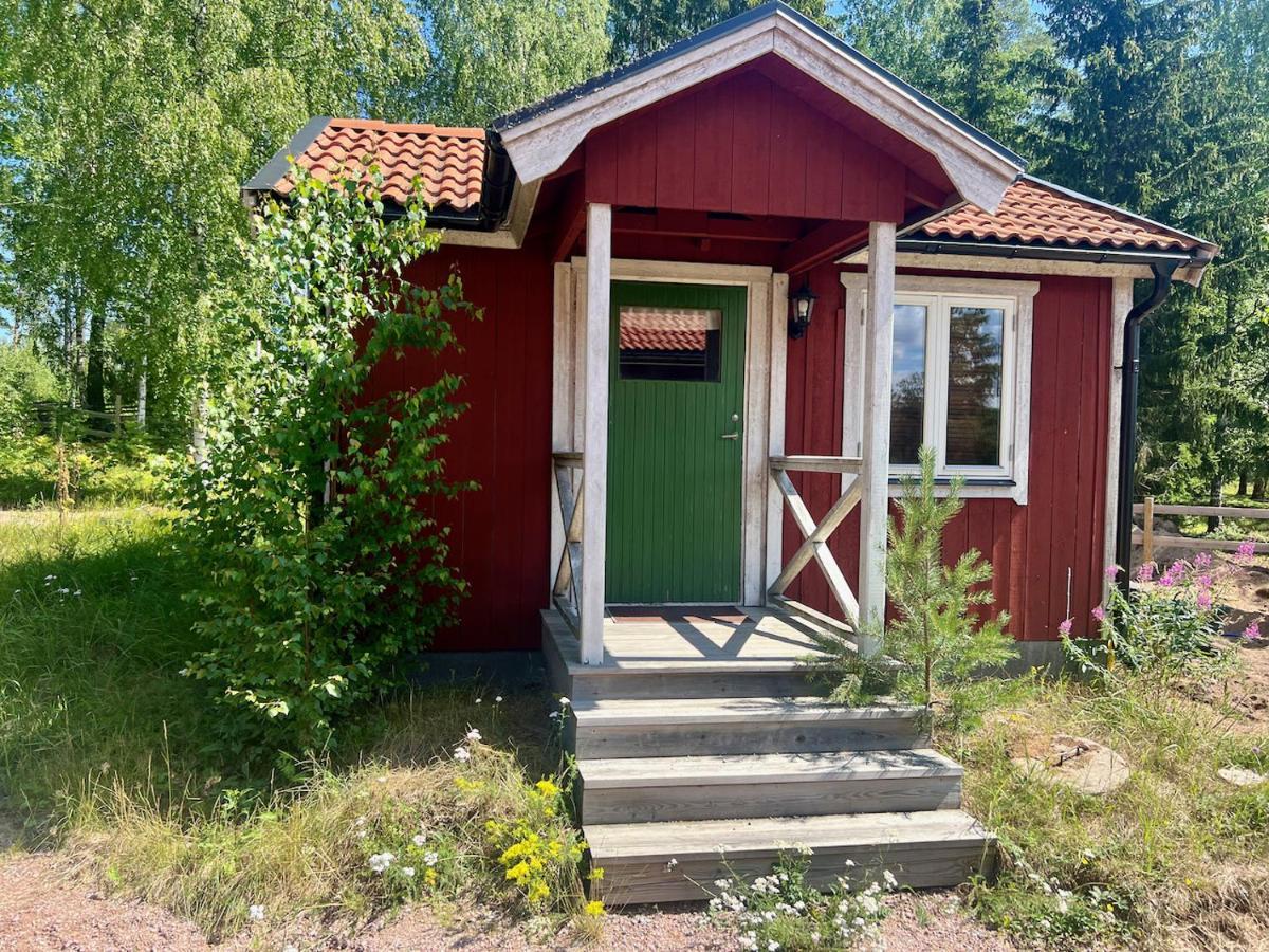Idylliskt Hus Med Sjoeutsikt. Βίλα Östhammar Εξωτερικό φωτογραφία