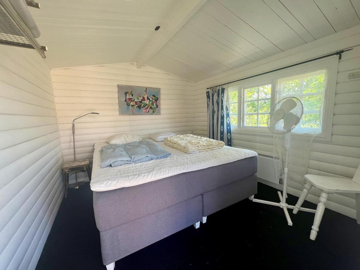 Idylliskt Hus Med Sjoeutsikt. Βίλα Östhammar Εξωτερικό φωτογραφία